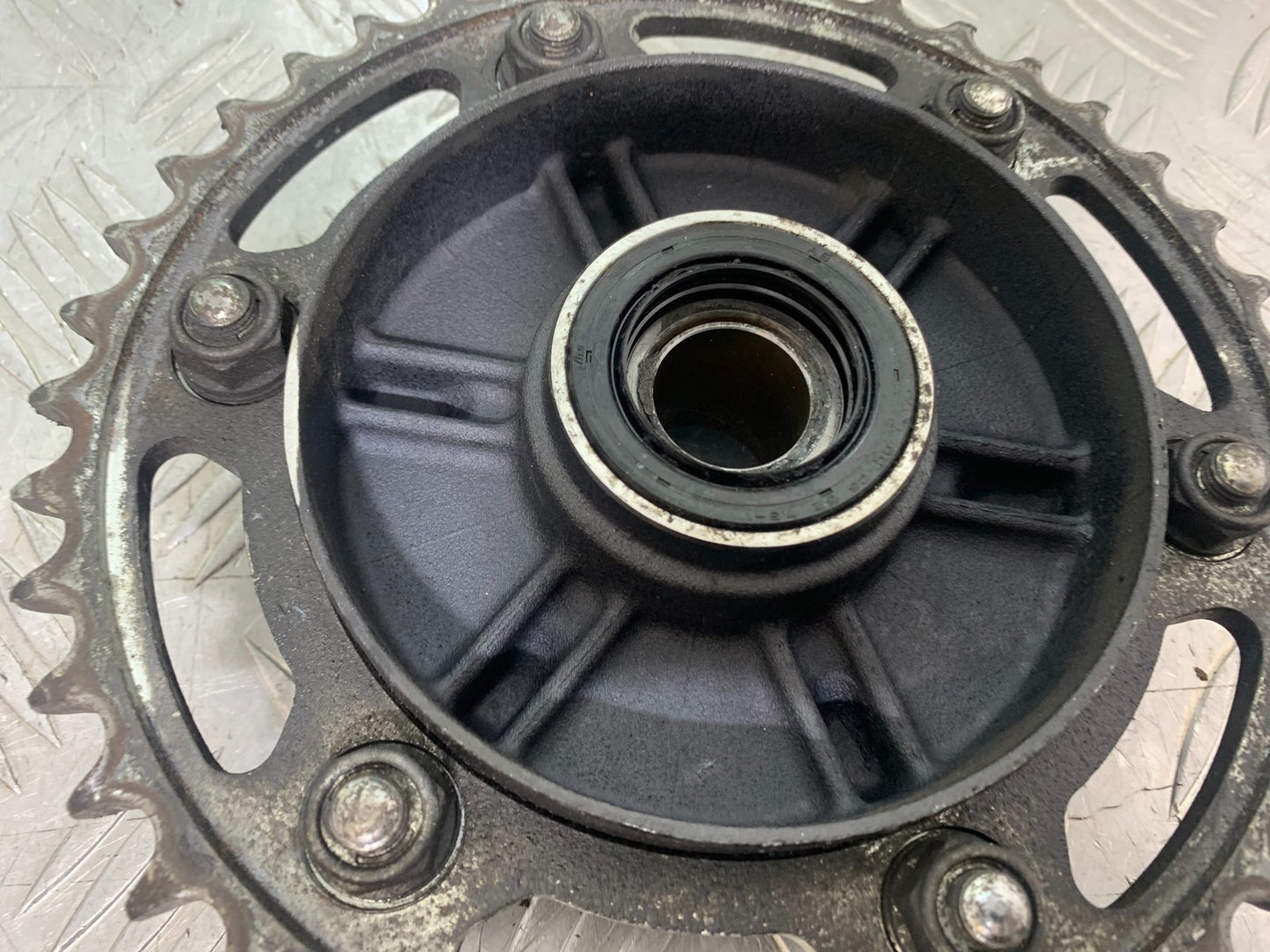 HONDA CBR1000 rr FIREBLADE SPROCKET CARRIER  YEAR 2006 (CMB1220)
