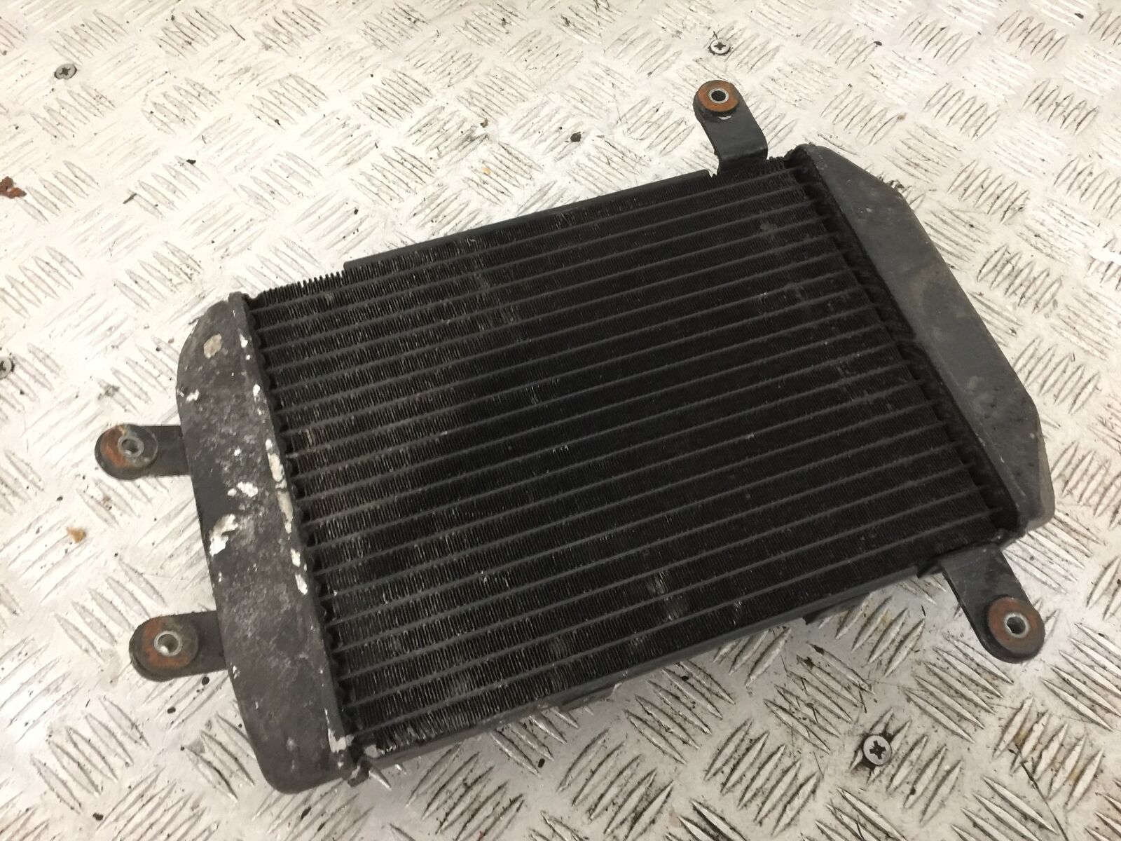 SUZUKI AN 250 BURGMAN RADIATOR  YEAR 1999  (STOCK 881)