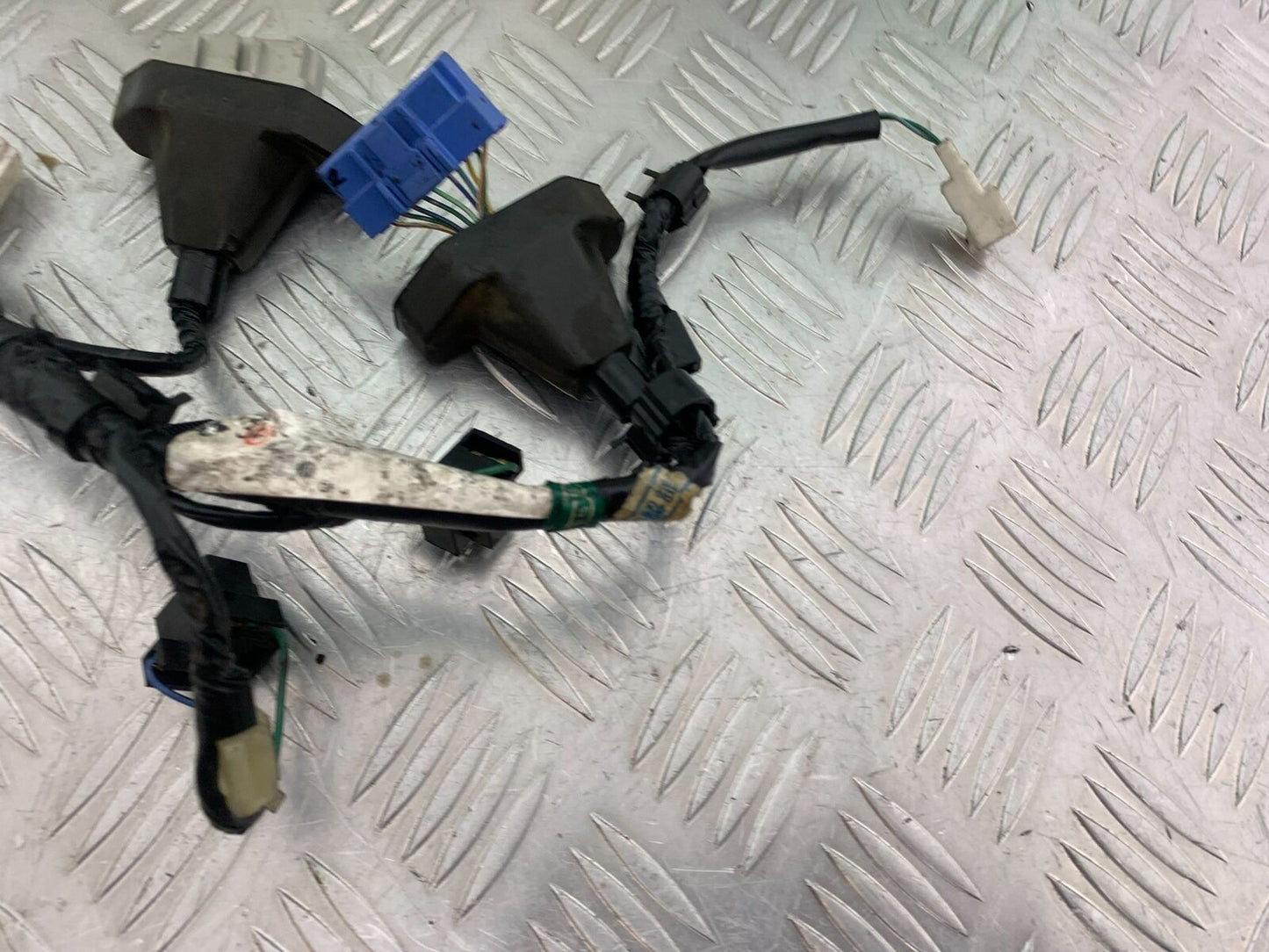HONDA CBR1100 BLACKBIRD SUB LOOM   YEAR 1999-2005  (CMB1103)