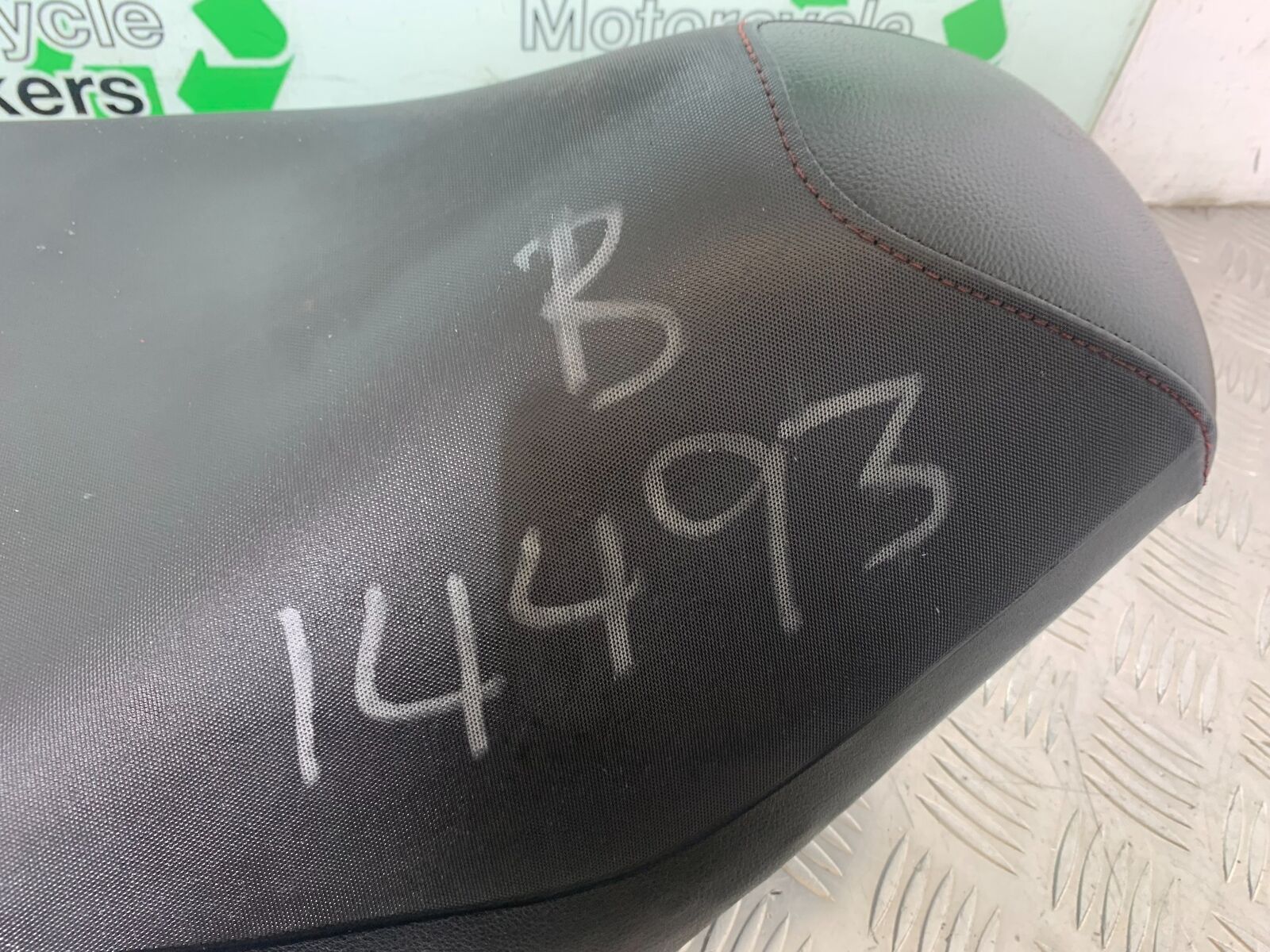 SUZUKI AN400 AN 400 BURGMAN SEAT YEAR 2017-2024 (CMB1118)