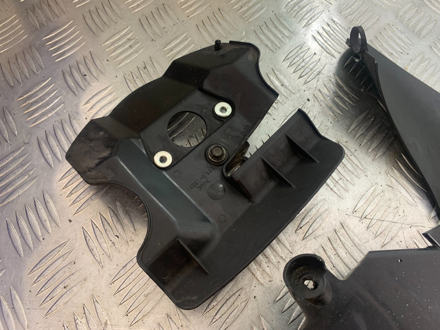 KAWASAKI GTR1400 GTR 1400 INFILL PANELS  YEAR 2007-2009 (CMB1174)