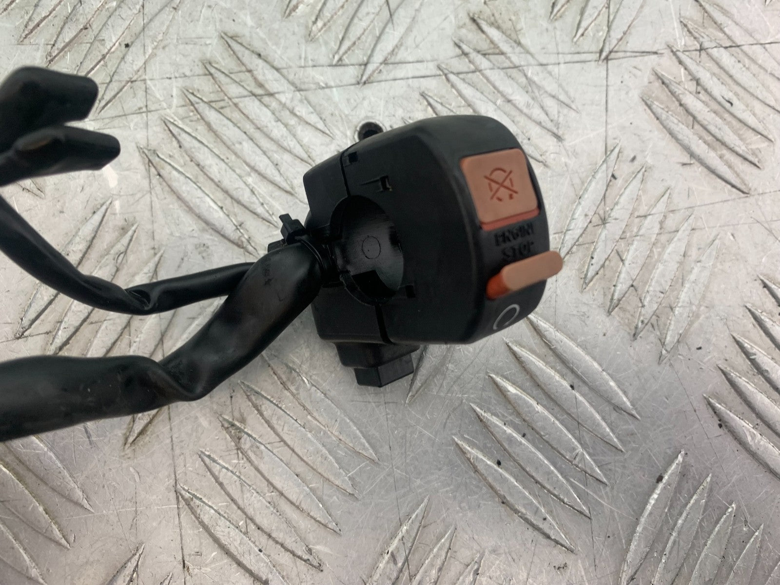 HONDA XL125 VARADERO RIGHT SWITCH GEAR  YEAR 2001-2006  (CMB1210)