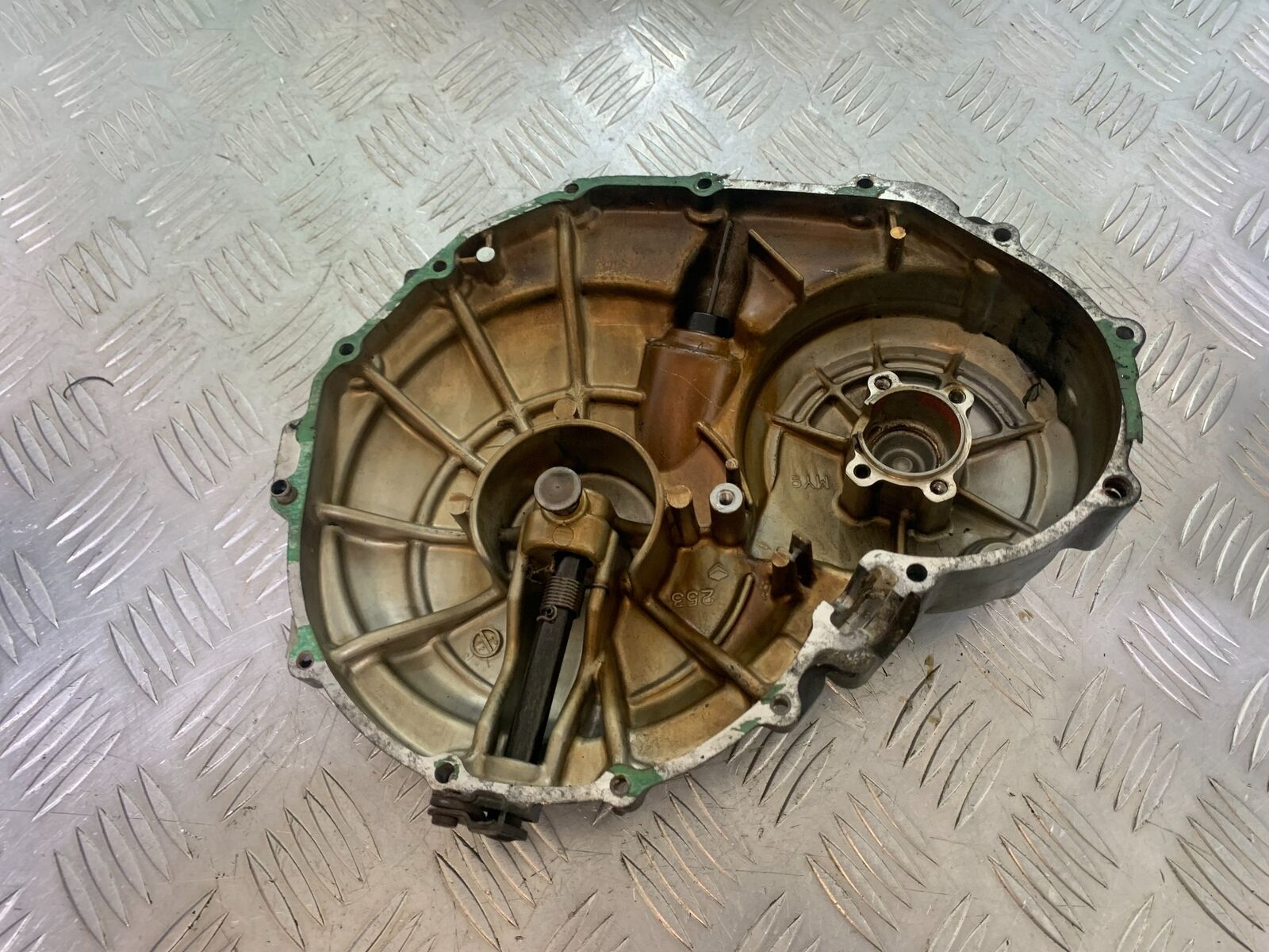 HONDA CB400 CB 400 SUPER FOUR CLUTCH COVER  YEAR 1996 (STOCK 579)