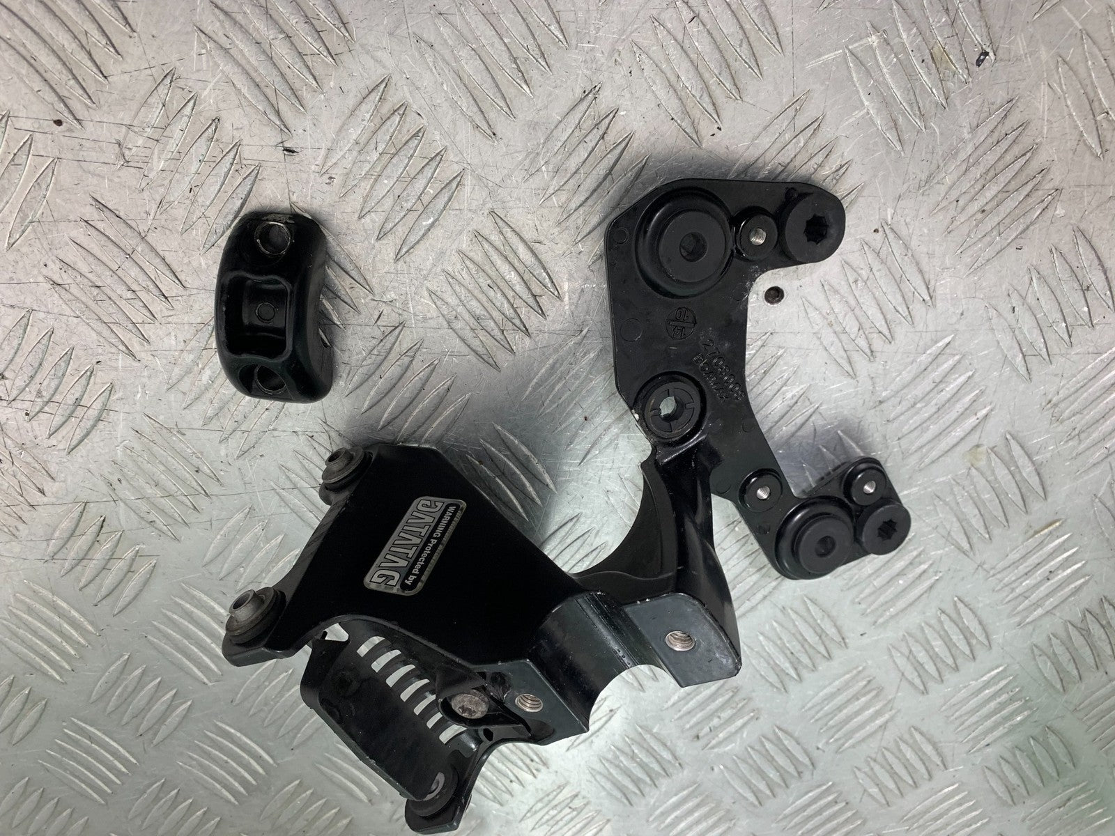 TRIUMPH 675 STREET TRIPLE RX FAIRING BRACKET   2015- 2017 (CMB1299)