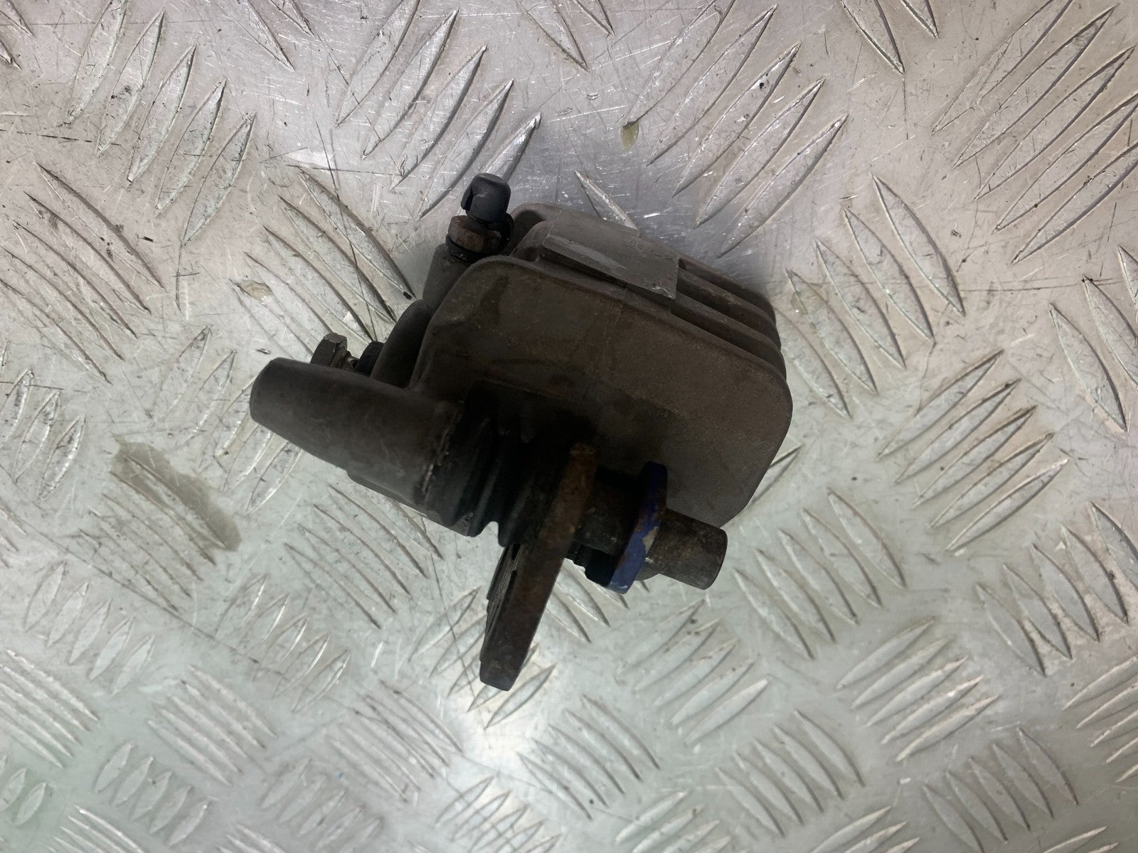 KAWASAKI ZX9R ZX9 E1 REAR CALIPER   YEAR 2000-01 (CMB1171)