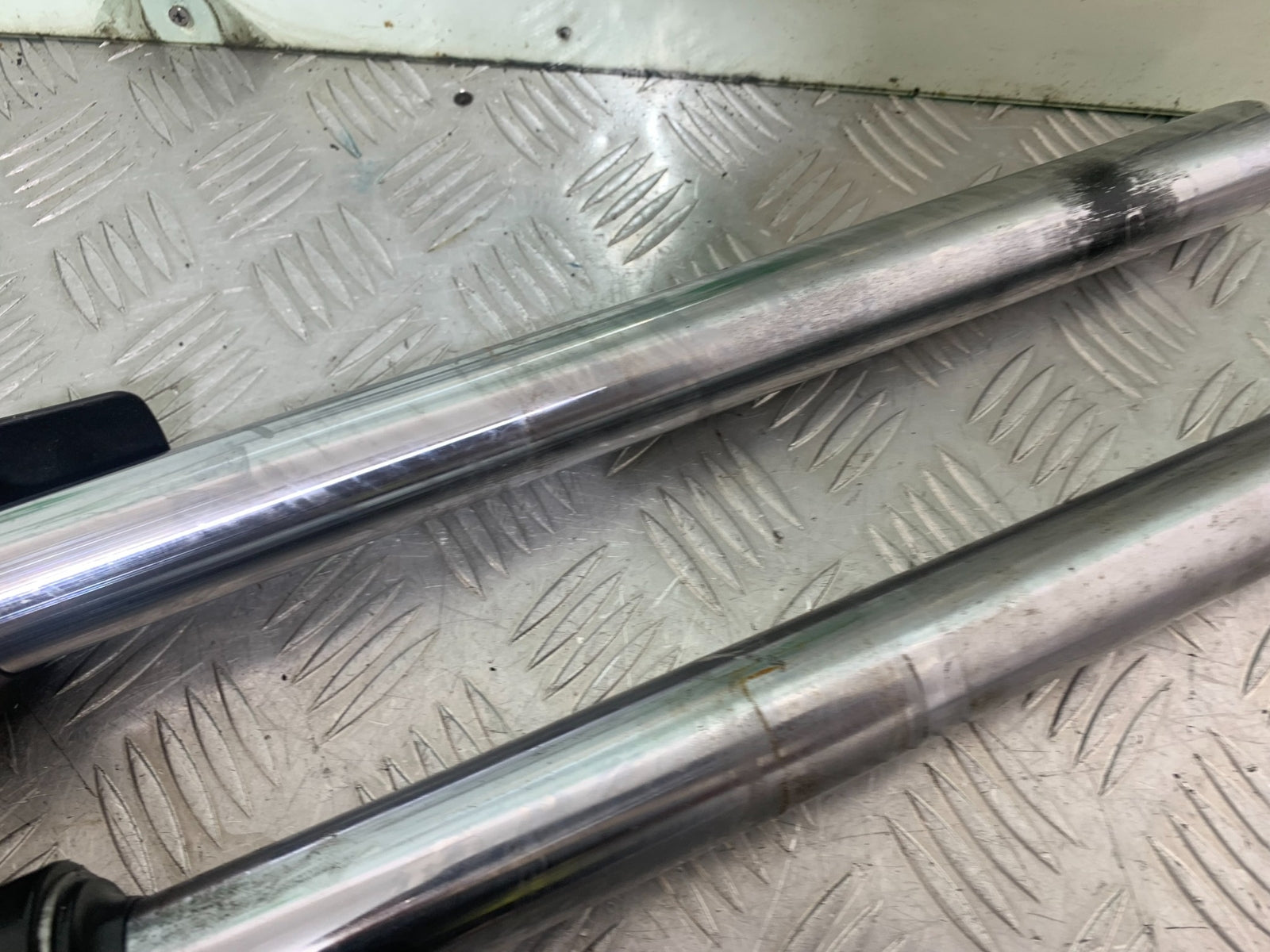 SUZUKI GSF600 GSF 600 BANDIT FORKS YEAR 2001-2003 (CMB1157)