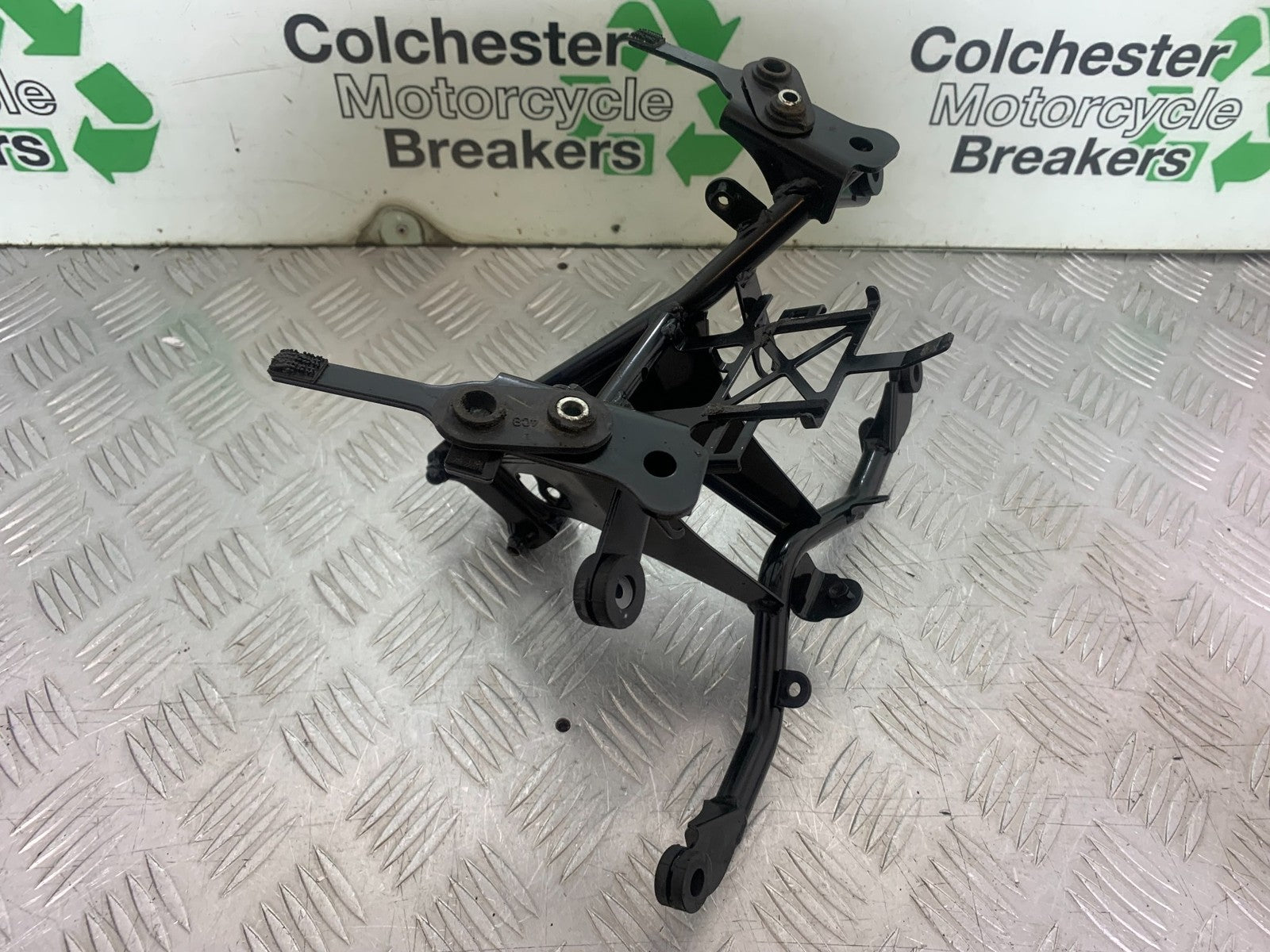 YAMAHA YZF R7 FAIRING BRACKET   YEAR 2022-2025 (CMB1255)