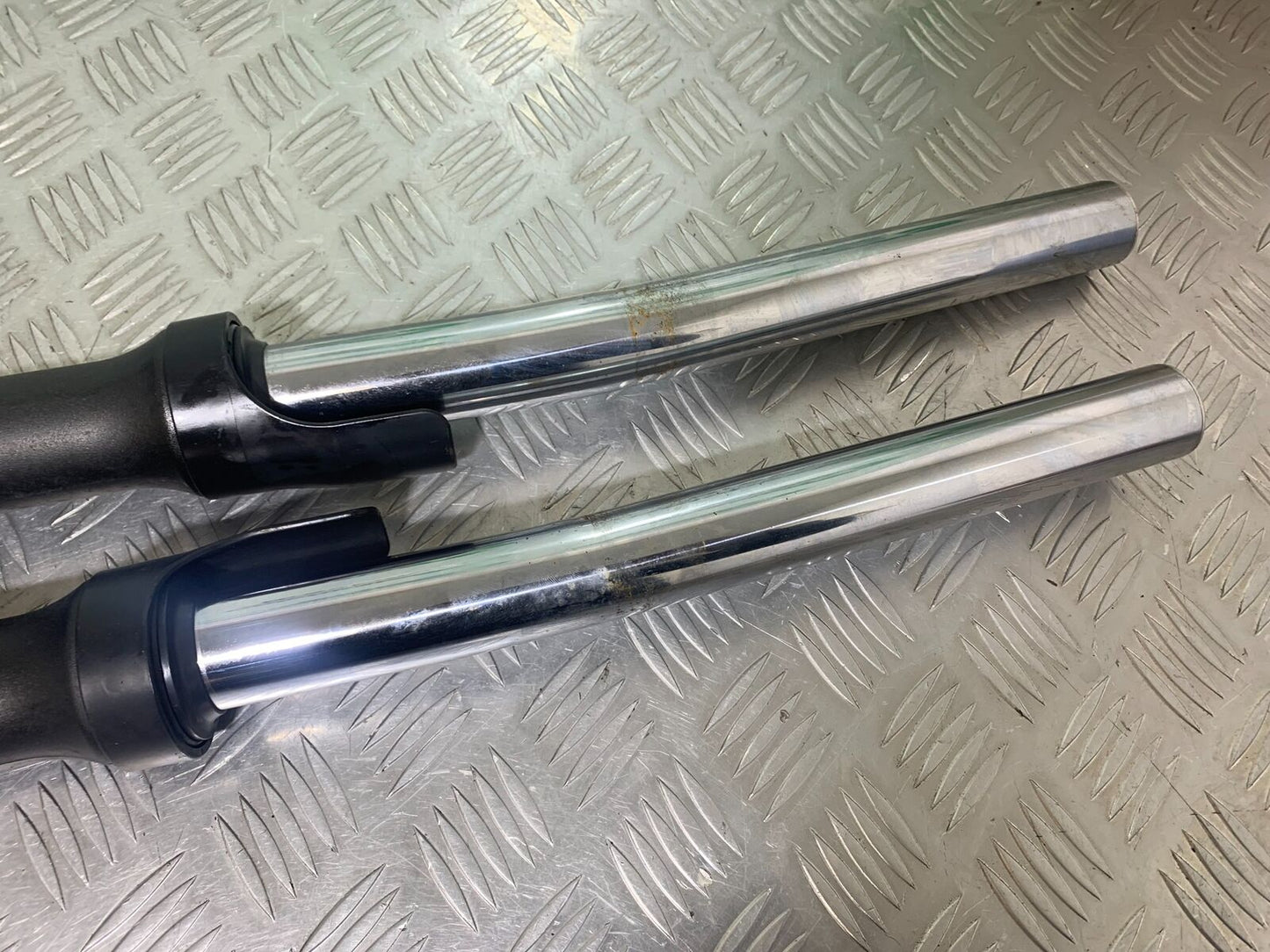 YAMAHA XJ6 XJ6-S FORKS (BENT)  YEAR 2009-2015  (CMB1070)