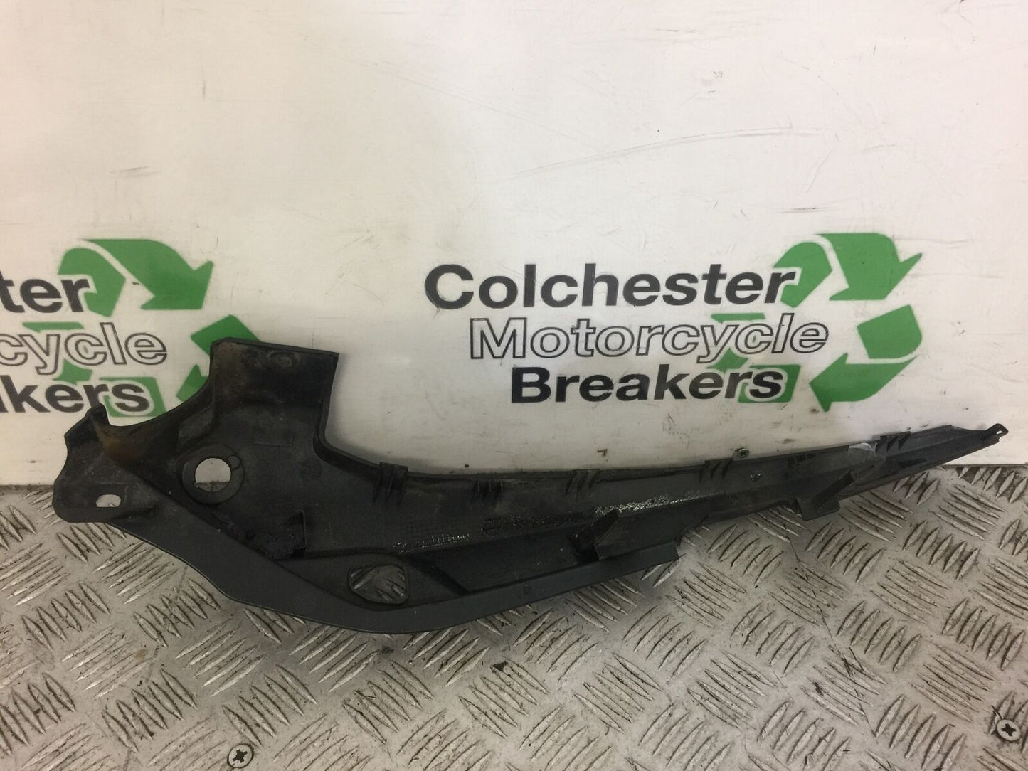 HONDA CB500X CB 500X LEFT SEAT PANEL  YEAR 2014 (STOCK 384)