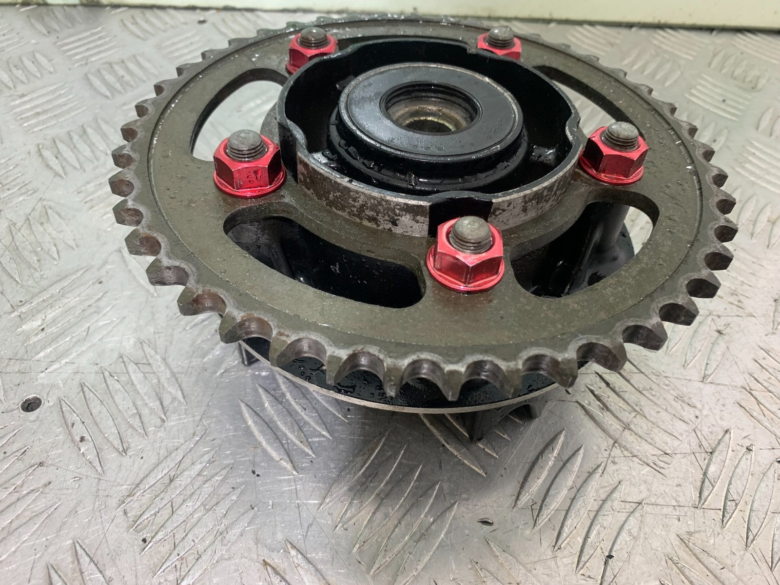 HONDA CBR1100 BLACKBIRD SPROCKET CARRIER   YEAR 1999-2005 (CMB1232)