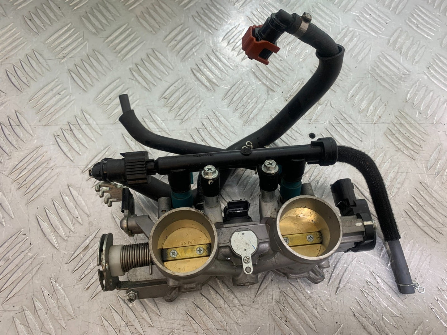 YAMAHA YZF R7 THROTTLE BODIES  YEAR 2022-2025 (CMB1255)
