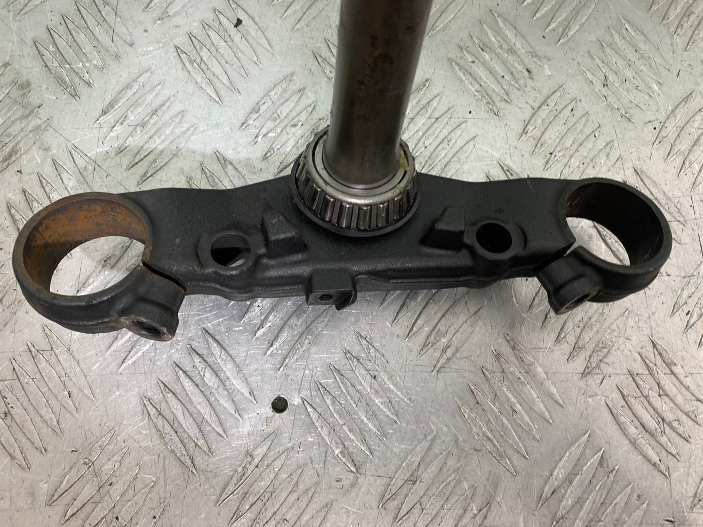 HONDA CBF600 CBF 600 BOTTOM YOKE  YEAR 2004-07  (CMB1305)