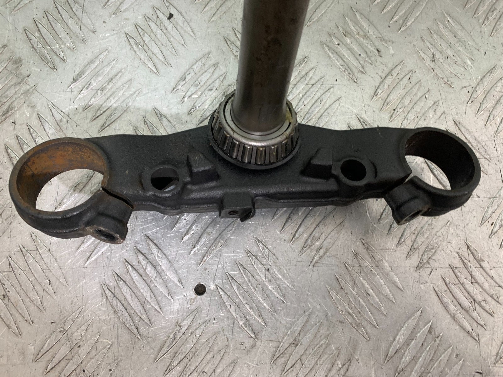 HONDA CBF600 CBF 600 BOTTOM YOKE  YEAR 2004-07  (CMB1305)