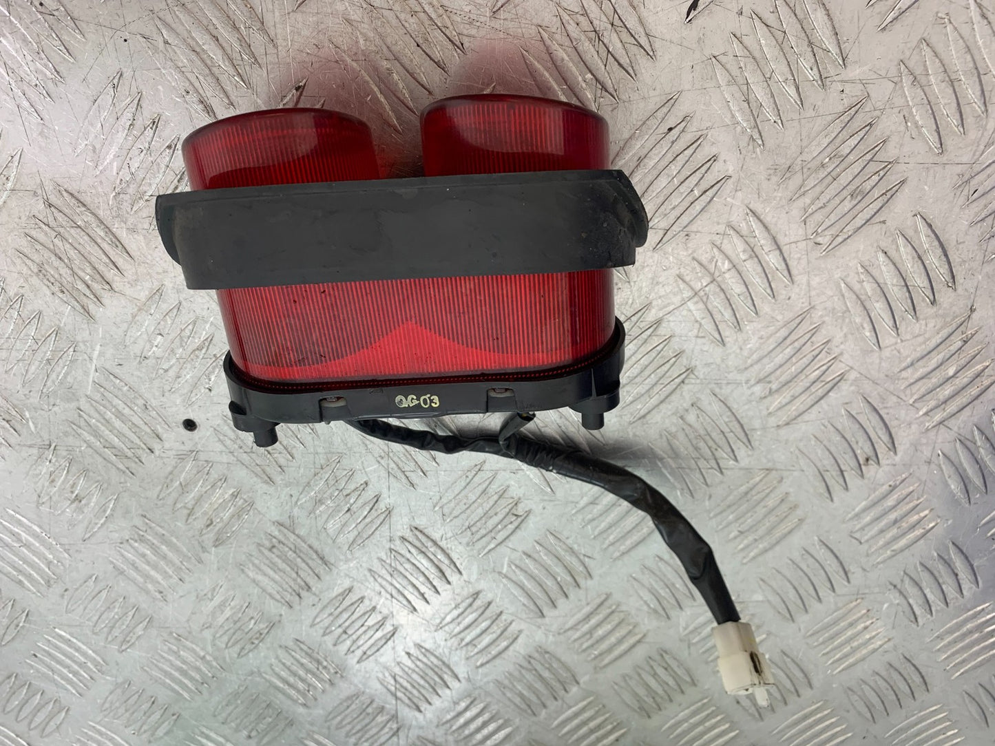 YAMAHA FZS1000 FAZER REAR LIGHT  YEAR 2001-05 (CMB1275)