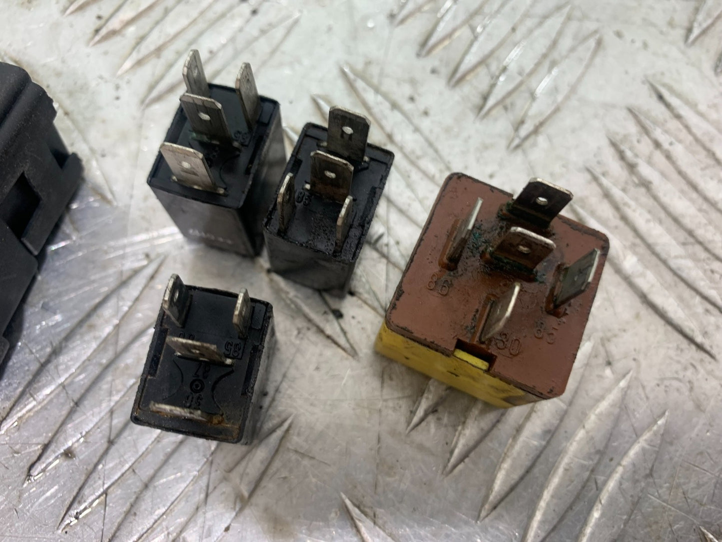 DUCATI 996 SPS 748 916 998 RELAYS  1999-2000 (CMB1209)
