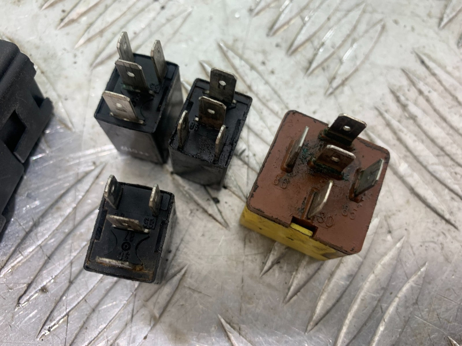 DUCATI 996 SPS 748 916 998 RELAYS  1999-2000 (CMB1209)