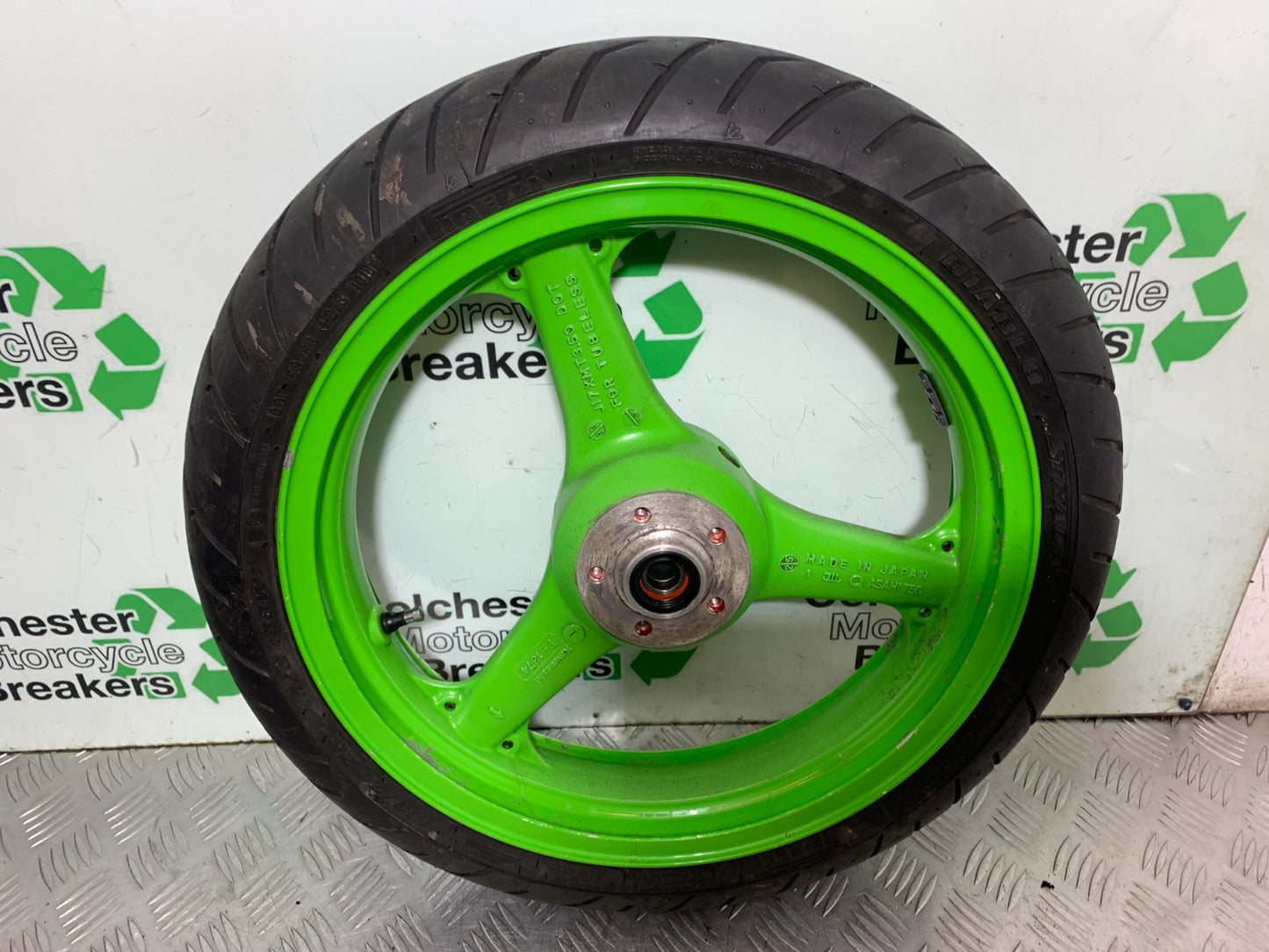 KAWASAKI ZX9R ZX9 R FRONT WHEEL  YEAR 1998-1999 (CMB1329)