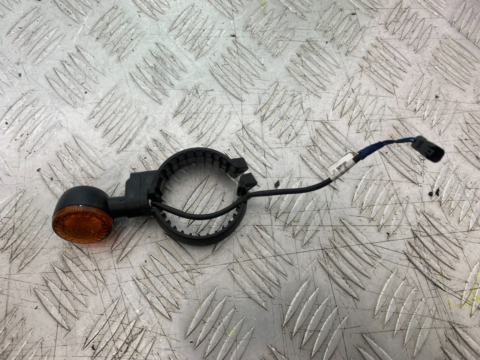 BSA 650 GOLD STAR 1 X FRONT INDICATOR  YEAR 2022-2025 (CMB1262)