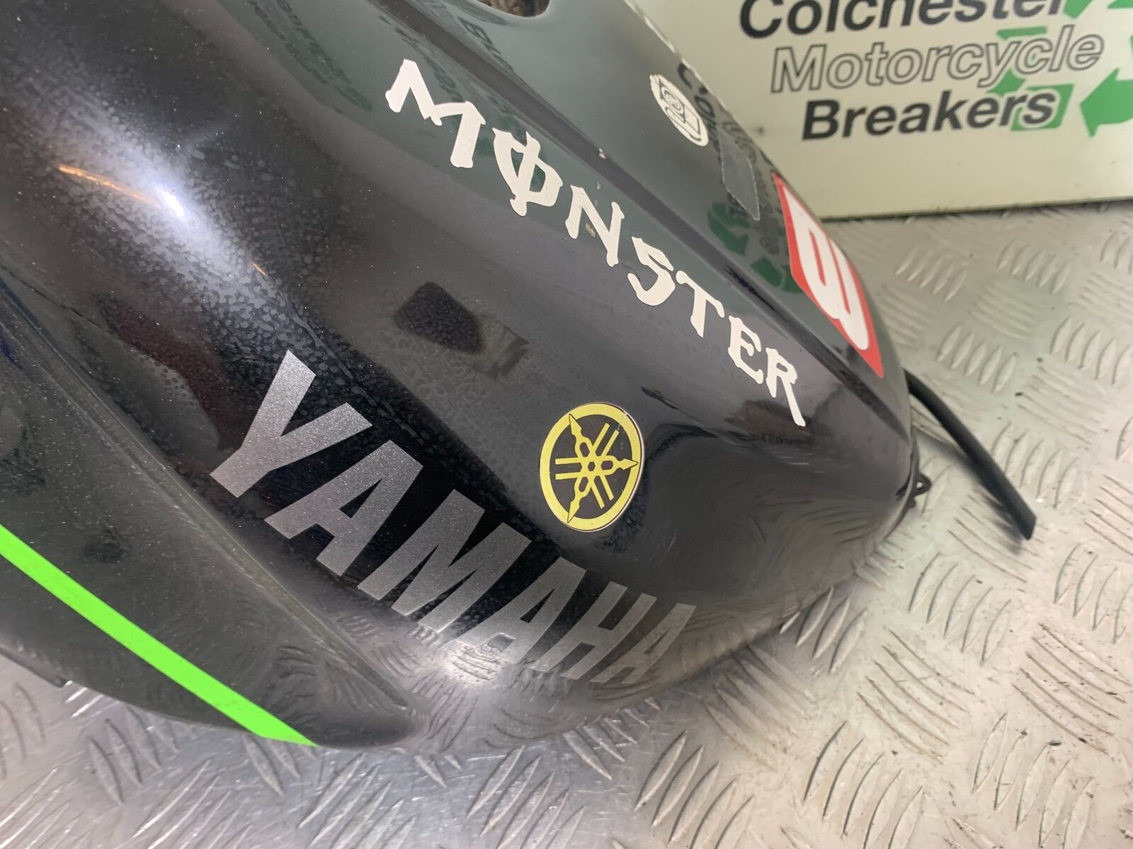 YAMAHA YZF600 YZF 600 THUNDERCAT PETROL TANK 1996-2003 (CMB1134)