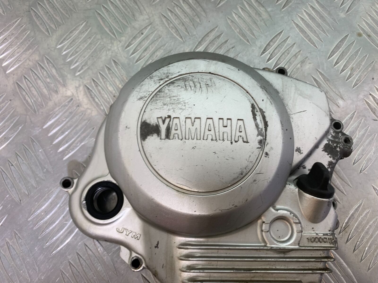 YAMAHA XT125X XT125 X CLUTCH COVER  YEAR 2008 (STOCK 857)