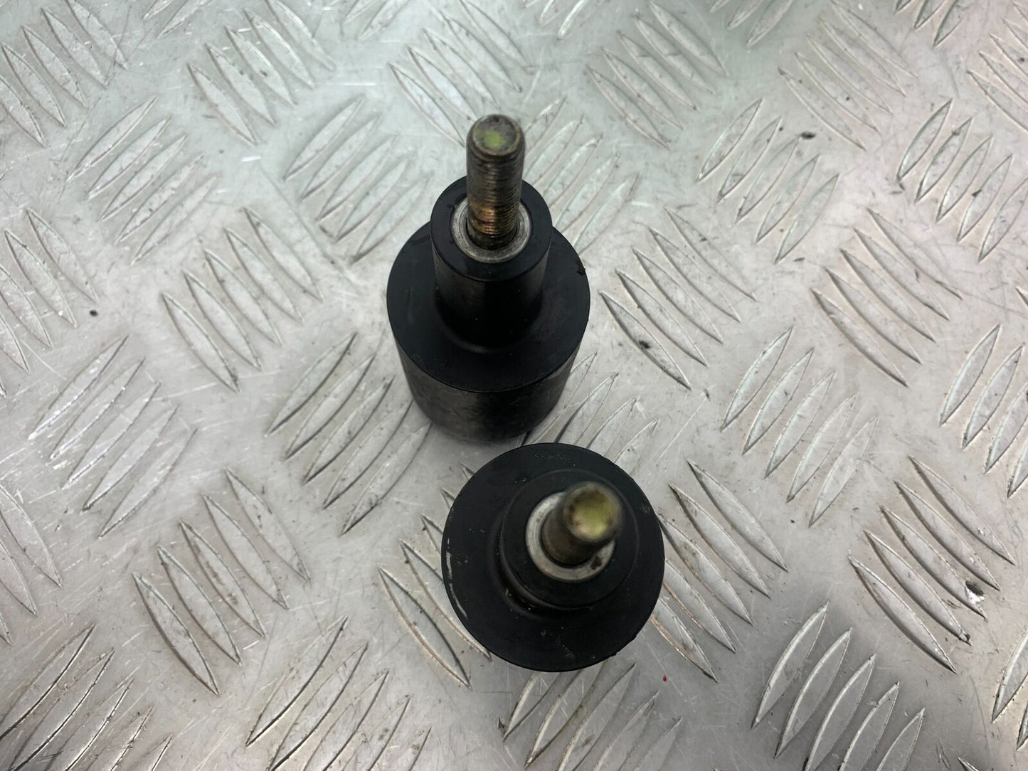 HONDA CBR1100 BLACKBIRD CRASH BOBBINS  YEAR 1999-2005  (CMB1103)