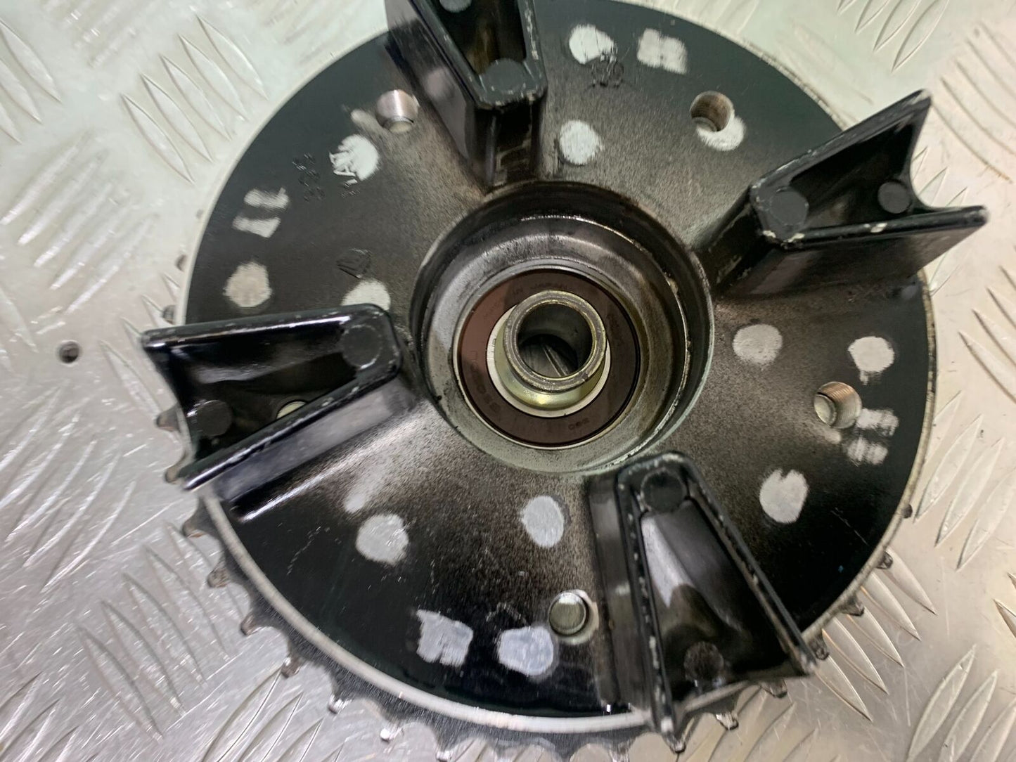 HONDA CBR1100 BLACKBIRD SPROCKET CARRIER  YEAR 1996-1998 (CMB1017)