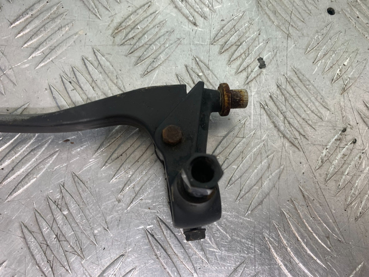 HONDA CG125 CG 125 CLUTCH LEVER AND BRACKET YEAR 1998-2000 (CMB1282)