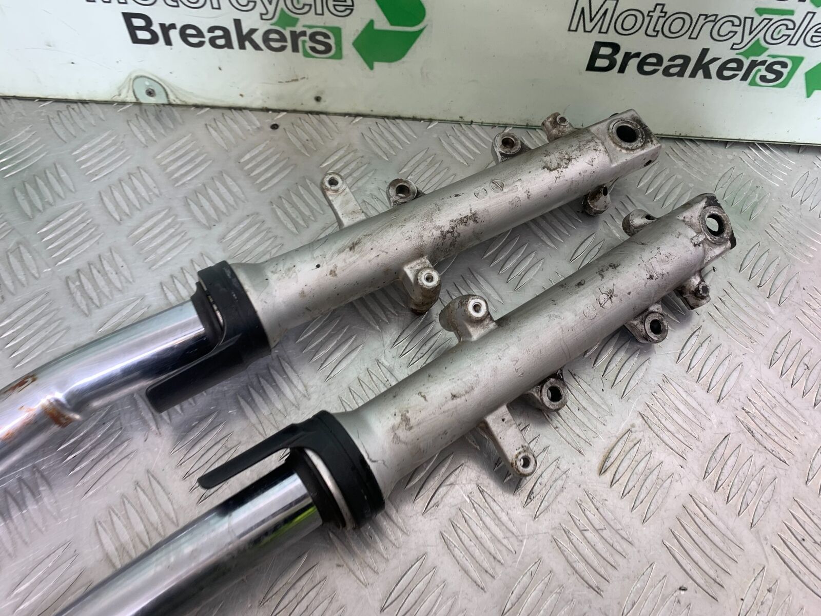 YAMAHA YZF600 YZF 600 THUNDERCAT FORKS (BENT)  1996-2003 (CMB1105)