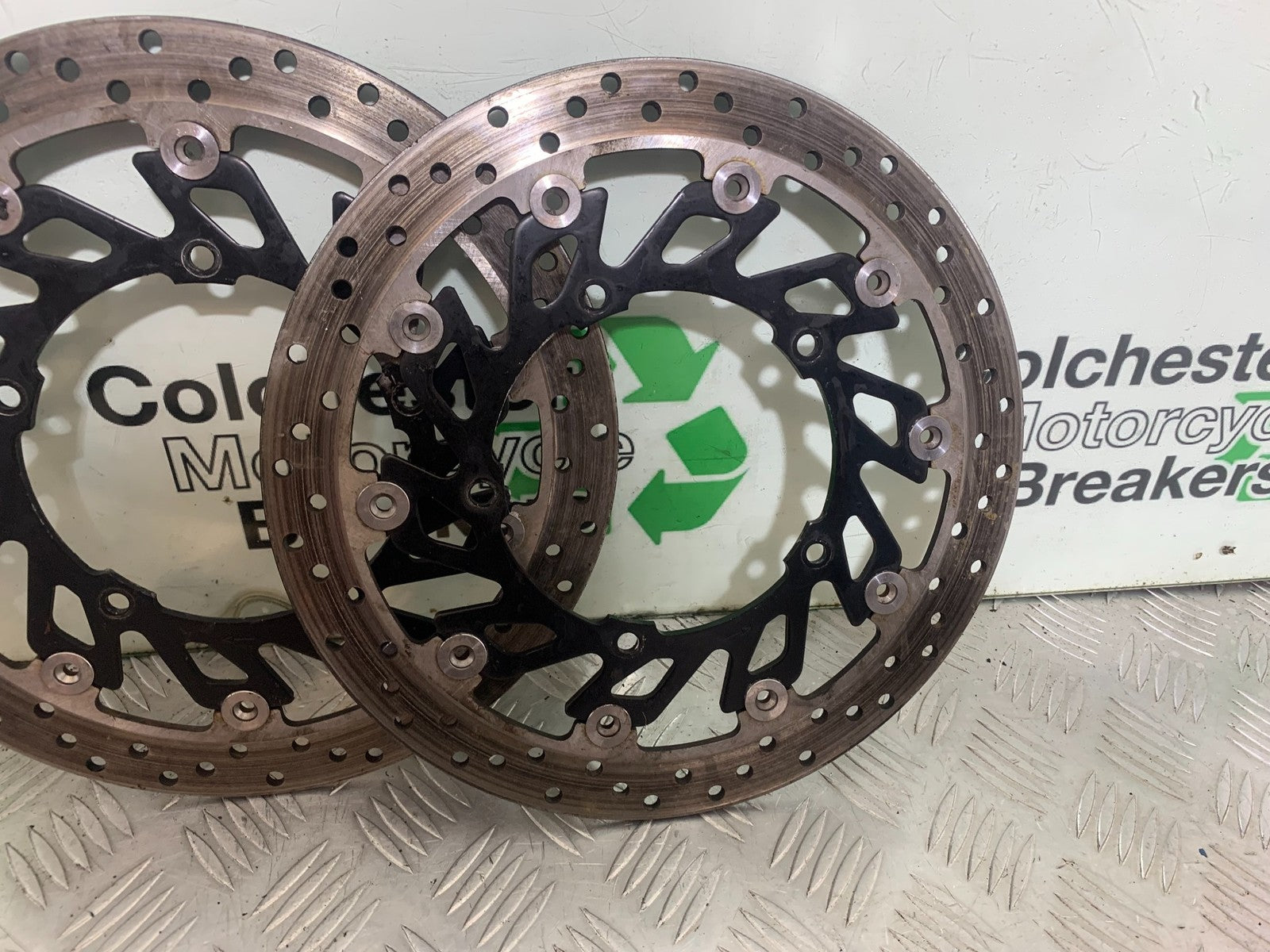 YAMAHA YZF R1 14 B BIG BANG FRONT BRAKE DISCS   2009-14 (CMB1175)