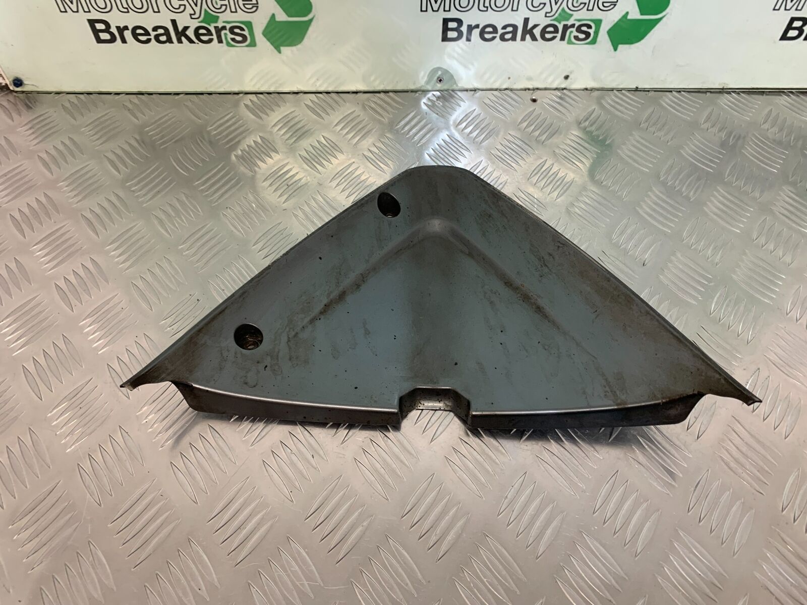 YAMAHA FJR1300 FJR 1300 FAIRING V-PIECE  YEAR 2001-05 (STOCK 946)