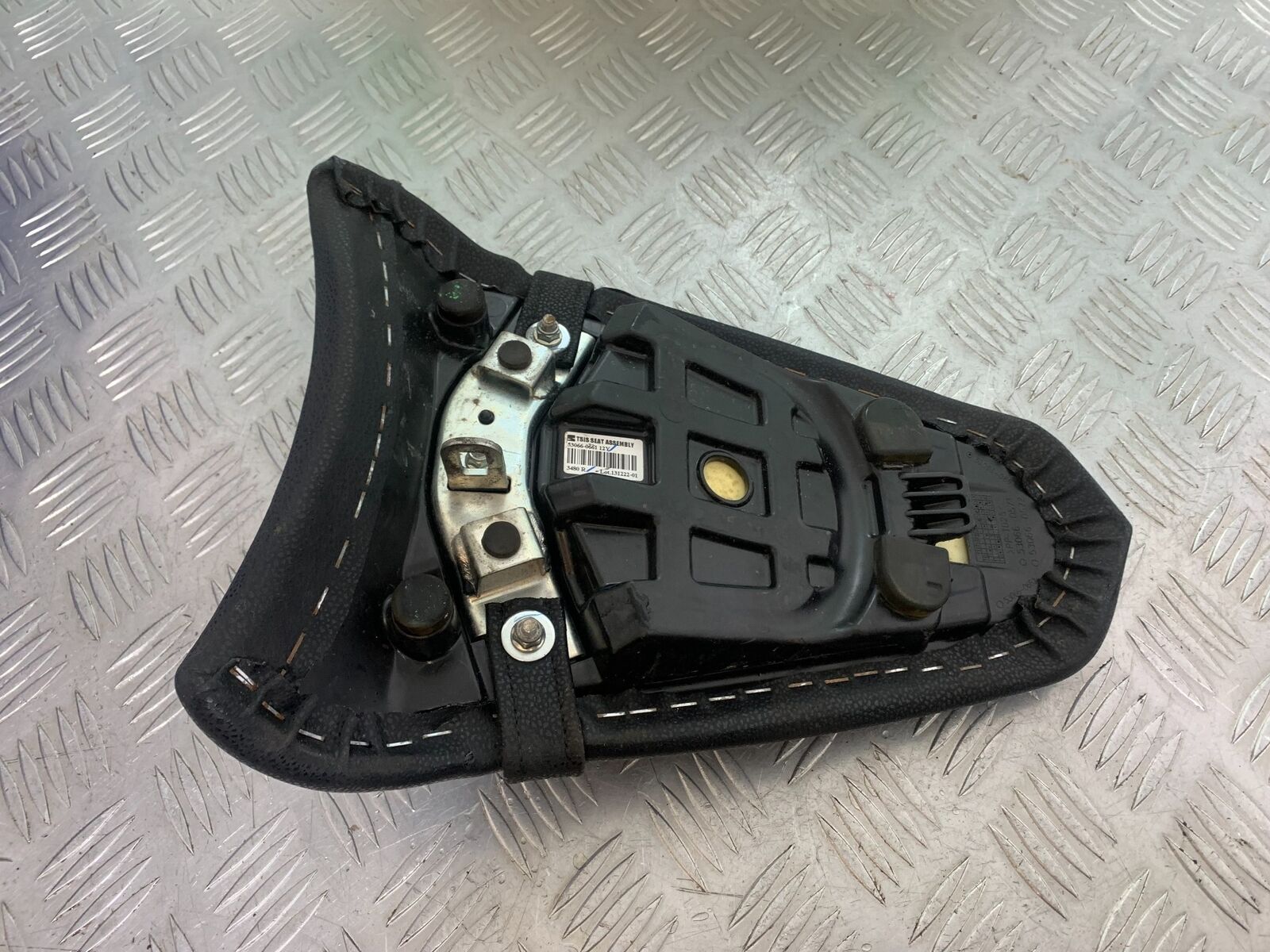 KAWASAKI Z650 ER650 KNFAN REAR SEAT  YEAR 2022-2024 (CMB1112)
