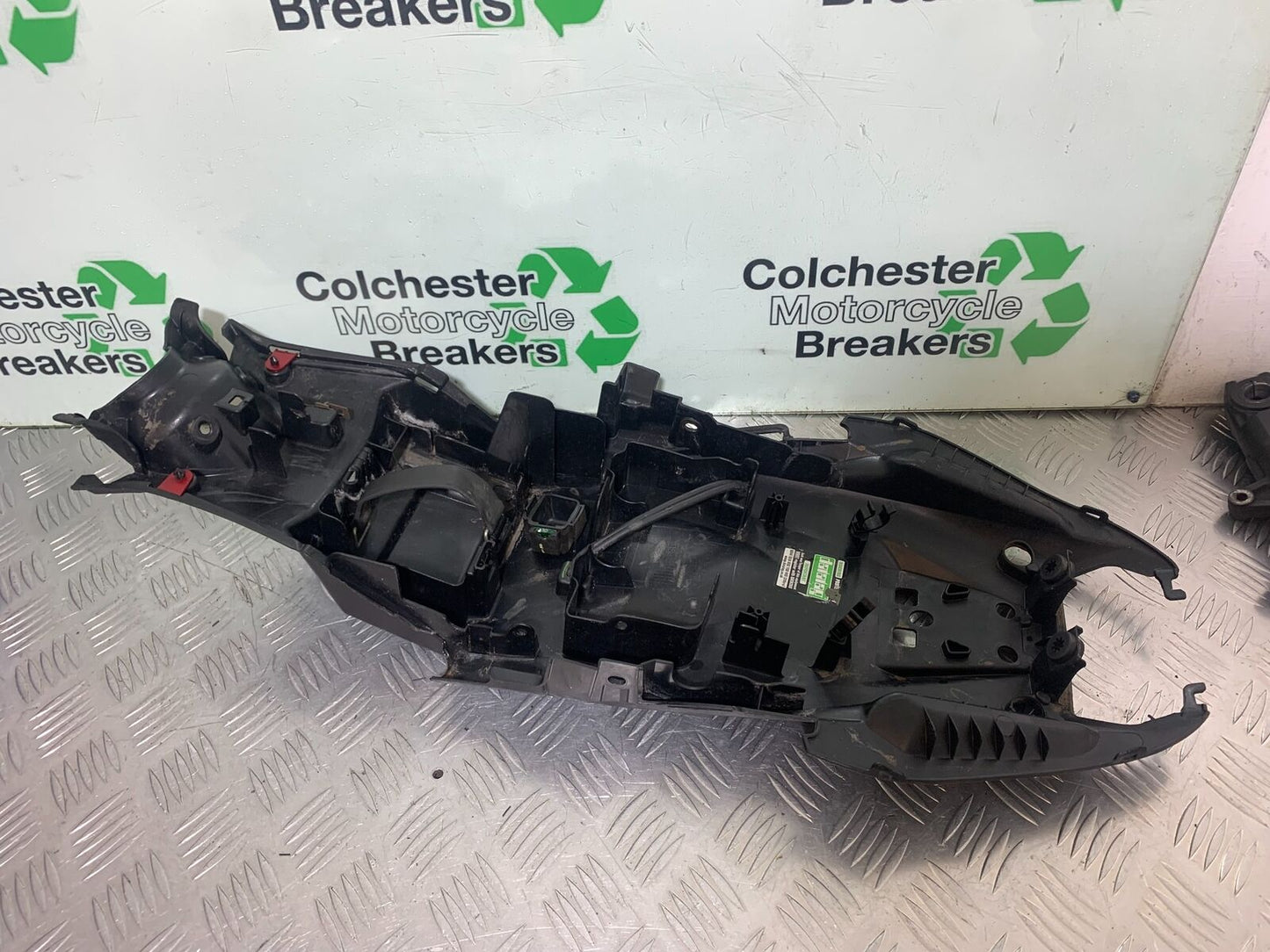 HONDA CBR650 F CBR 650F UNDERTRAY  YEAR 2014-17  (CMB1130)