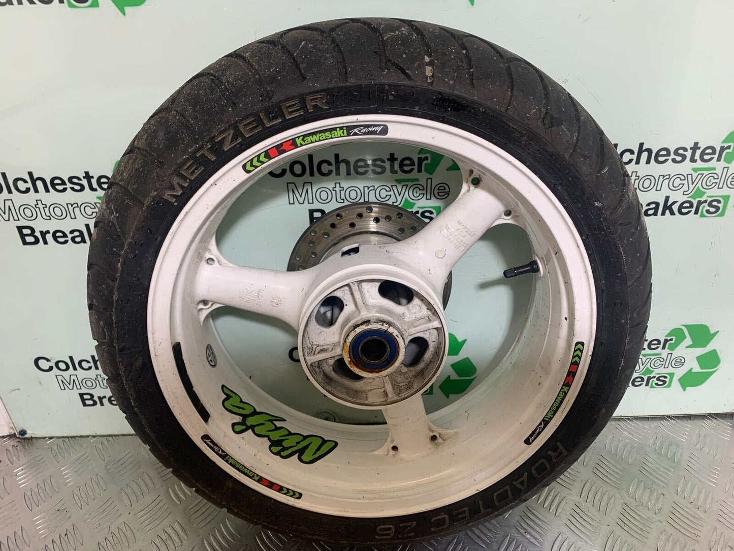 KAWASAKI ZX6R ZX636 REAR WHEEL   YEAR 2002  (CMB1100)