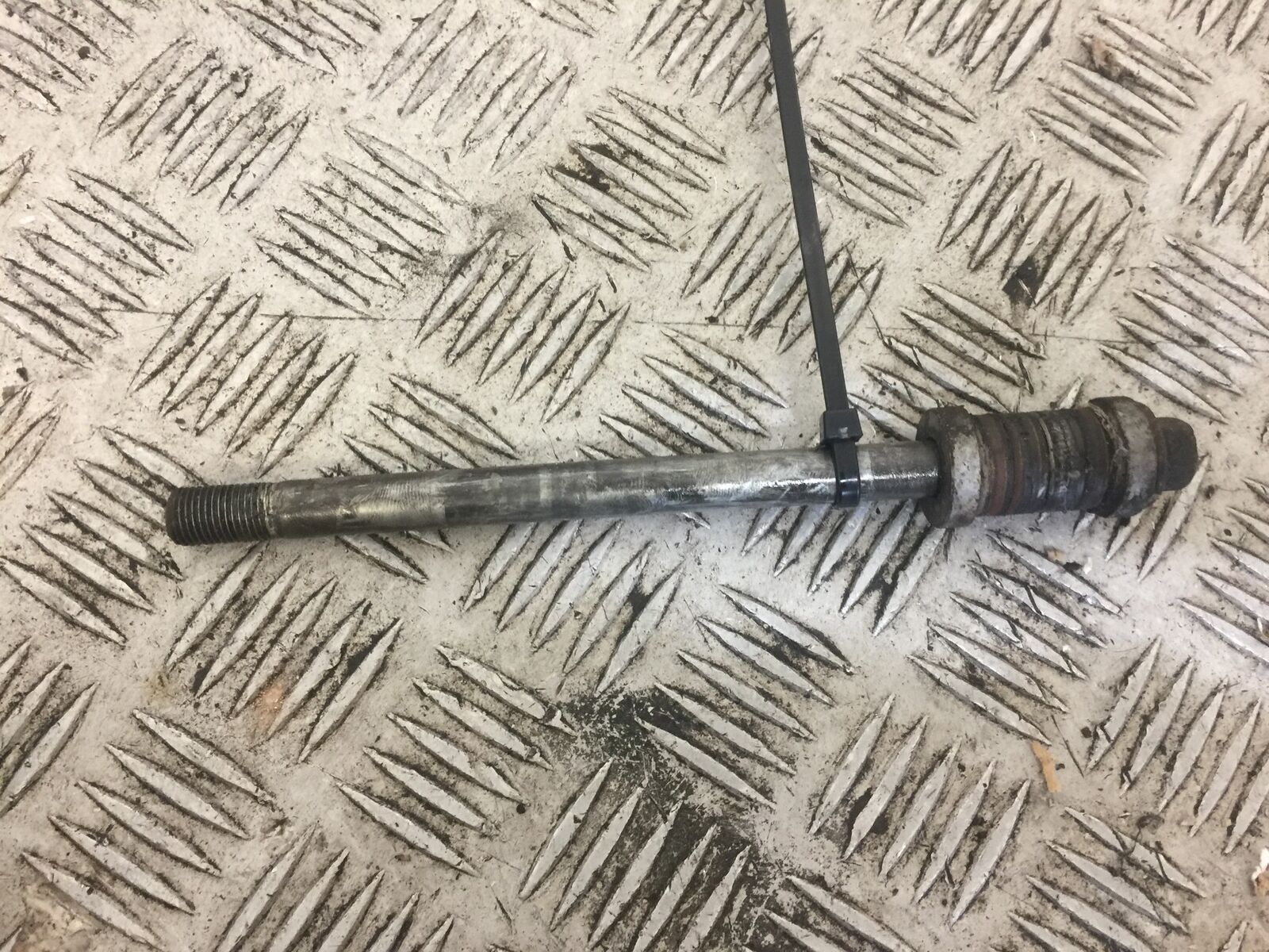 HONDA PCX125 PCX 125 FRONT WHEEL SPINDLE  YEAR 2010-2013 (STOCK 721)