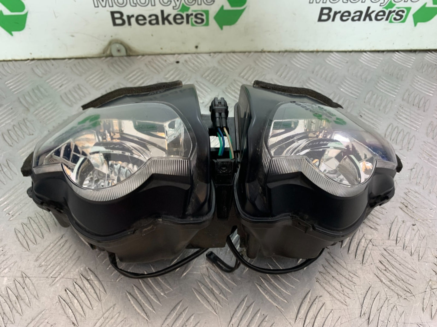 HONDA CBR1000 RR HEADLIGHT  YEAR 2008-2011 (CMB1330)