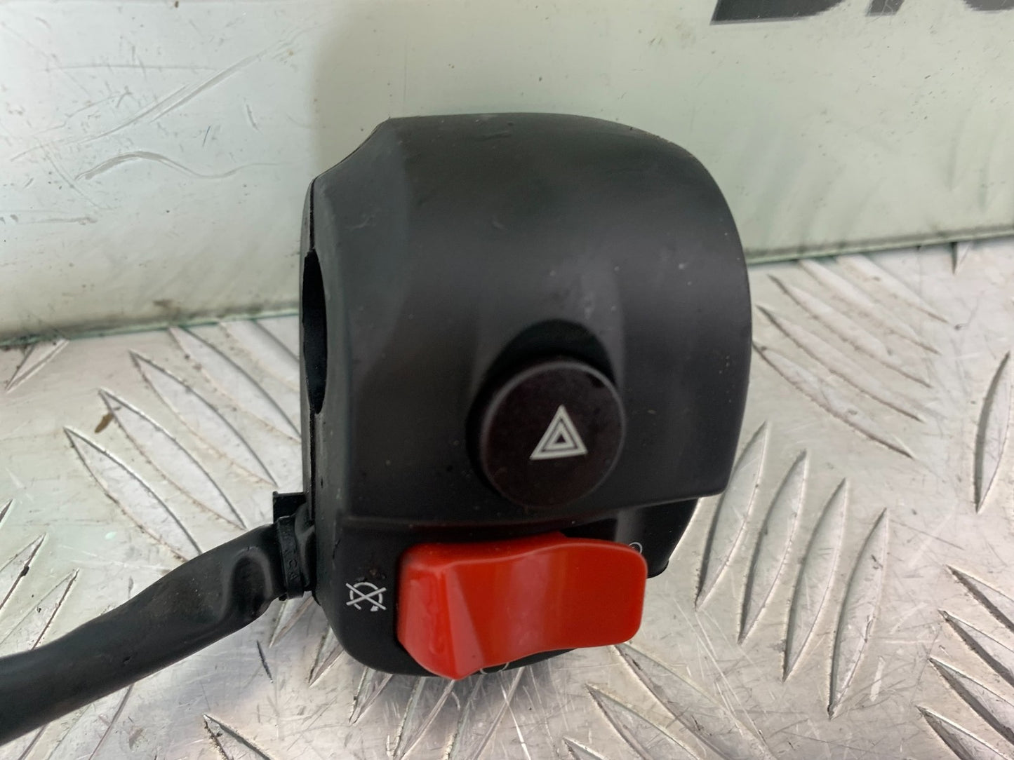 APRILIA SL750 SL 750 SHIVER RIGHT SWITCH GEAR  YEAR 2008-2016 (CMB1242)