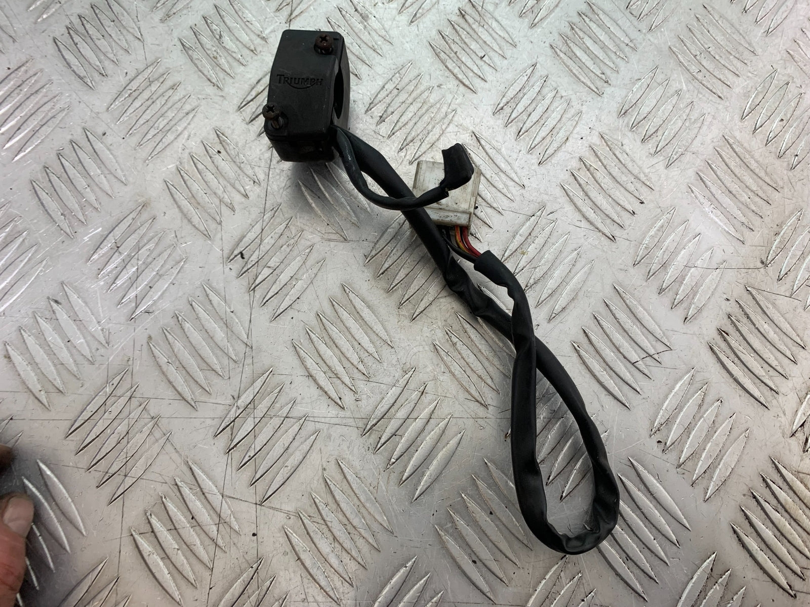 TRIUMPH T509 SPEED TRIPLE RIGHT SWITCH GEAR YEAR 1997-1998 (CMB1144)