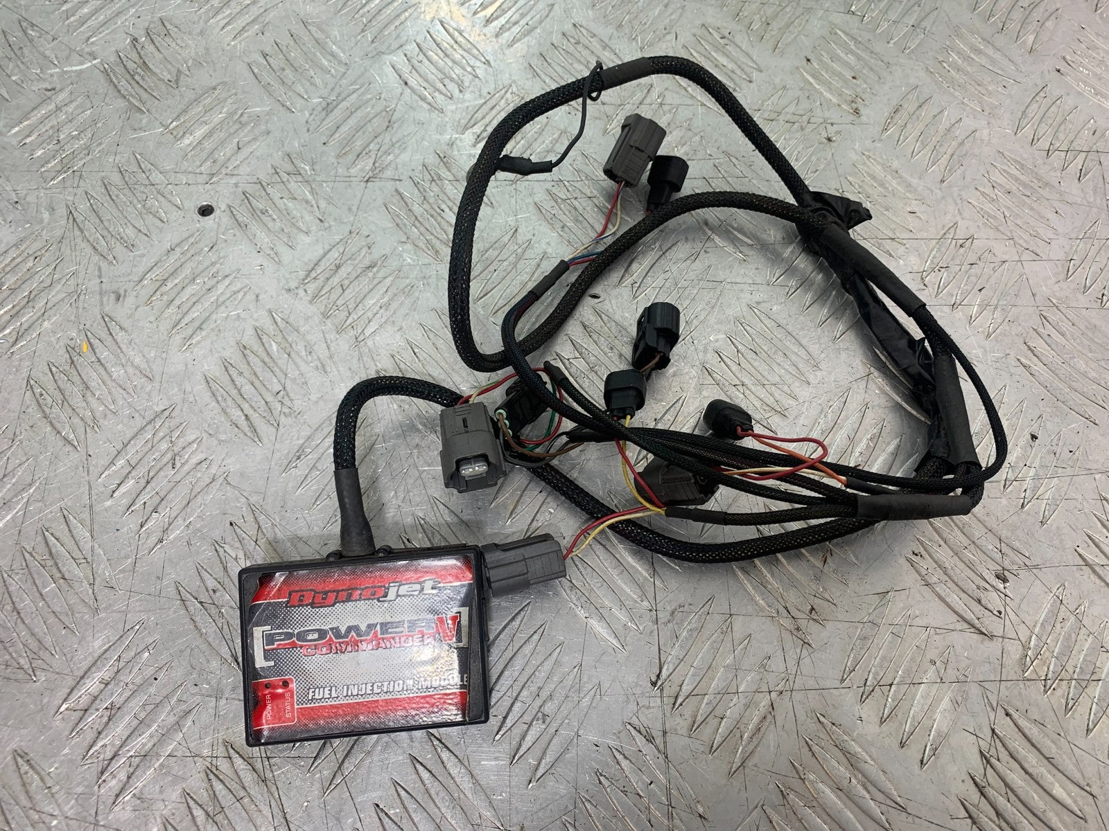 HONDA CBR1000 rr FIREBLADE POWER COMMANDER   YEAR 2006 (CMB1220)