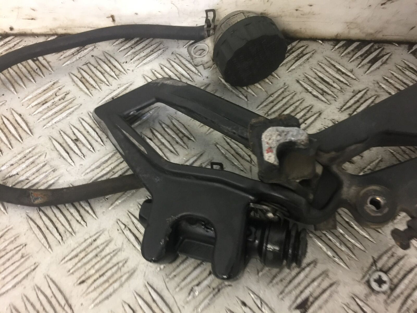 KTM RC125 RC 125 RIGHT HANGER 2017 (STOCK 560)