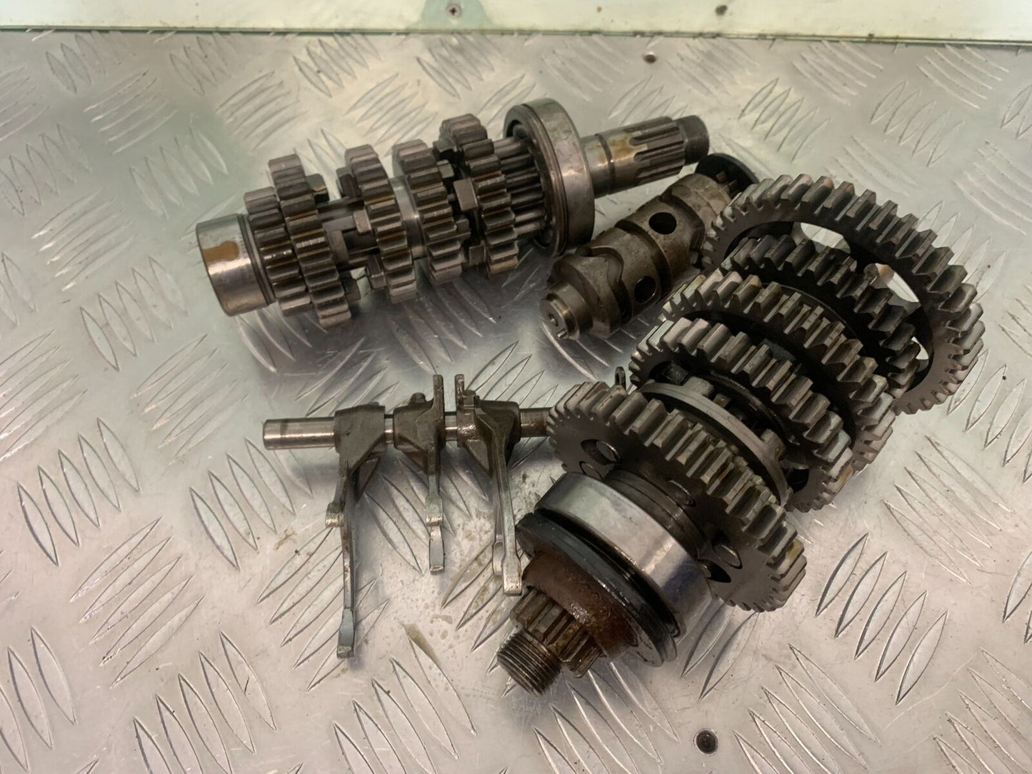 TRIUMPH 885 TIGER GEARBOX YEAR 2000