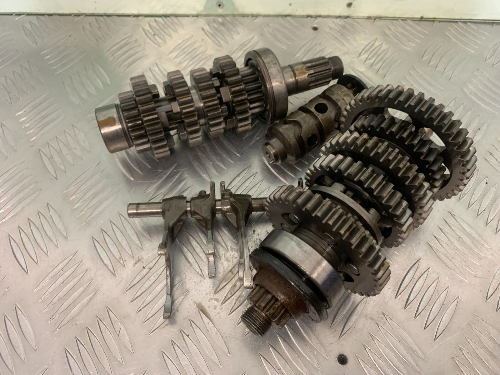 TRIUMPH 885 TIGER GEARBOX YEAR 2000