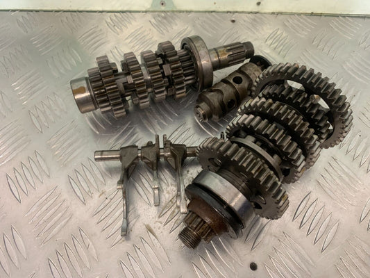 TRIUMPH 885 TIGER GEARBOX YEAR 2000