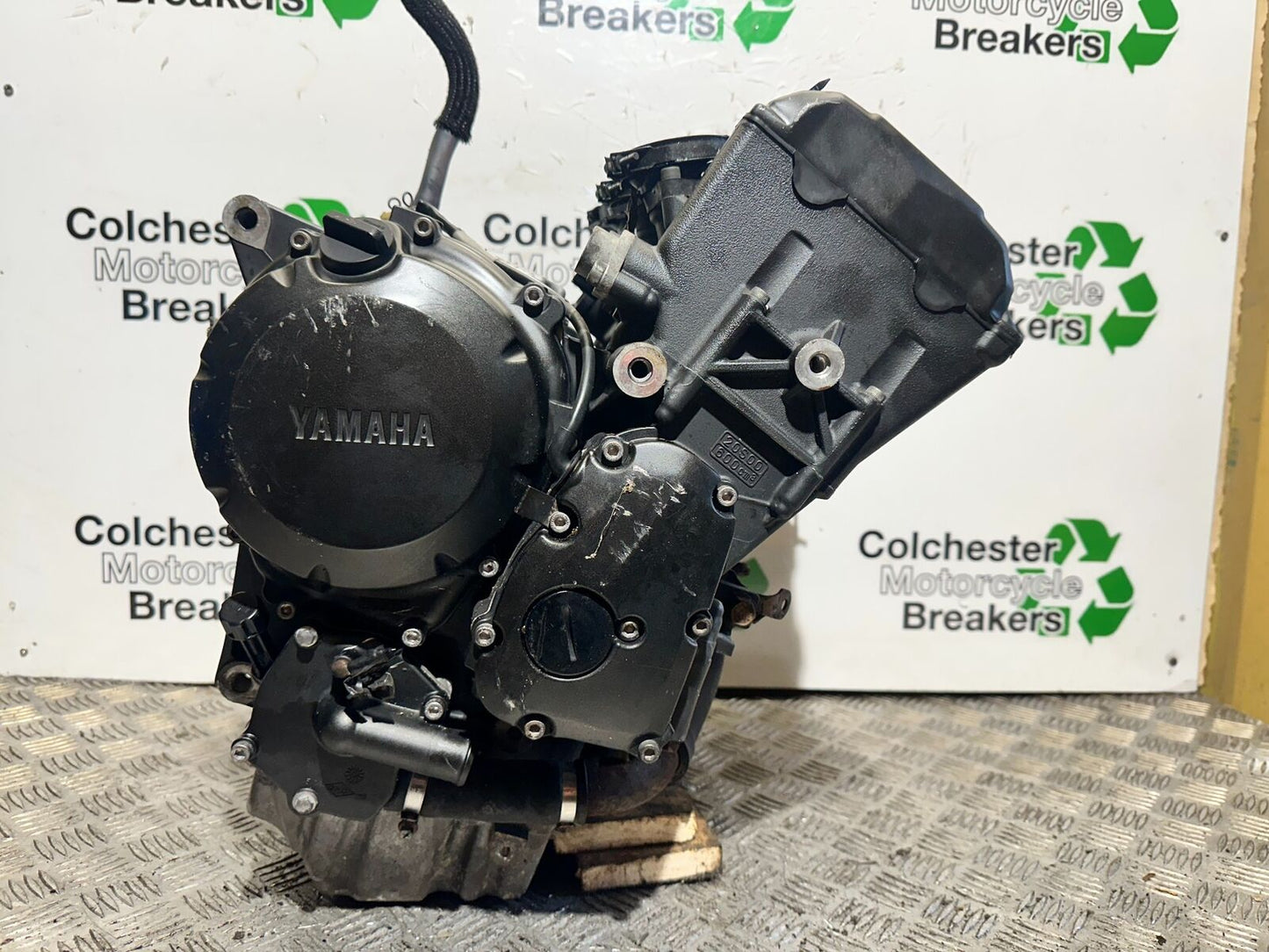 YAMAHA XJ6 XJ6-S ENGINE YEAR 2009-2015  (CMB1070)