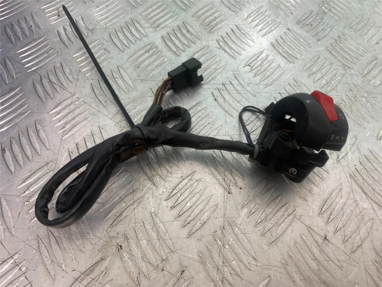 SUZUKI SV650 SV 650 mk1 RIGHT SWITCH GEAR   1999-2002 (CMB1238)