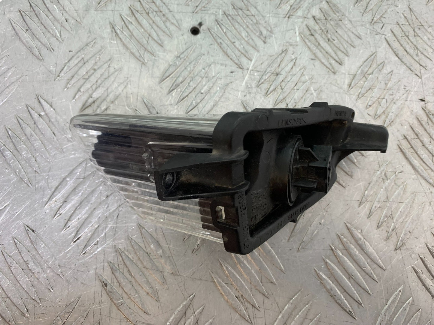 HONDA VFR800 VFR 800 V-TEC FRONT LEFT INDICATOR YEAR 2002 -09 (CMB1296)
