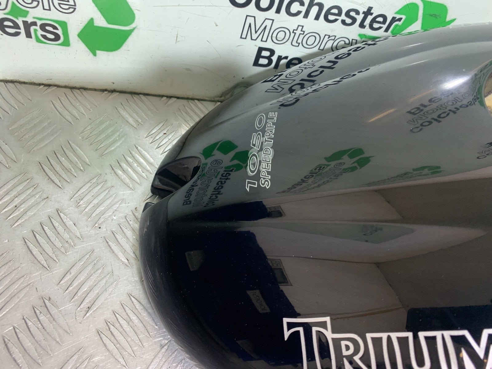 TRIUMPH 1050 SPEED TRIPLE PETROL TANK YEAR 2005-2007 (CMB1322)
