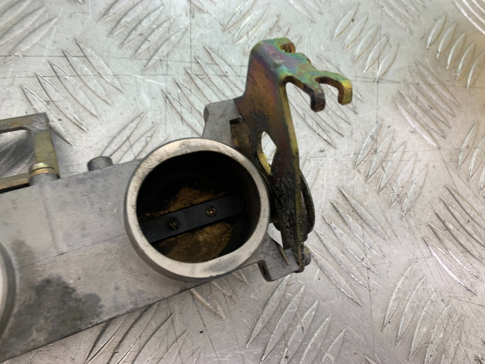 TRIUMPH 955i DAYTONA THROTTLE BODIES  YEAR 2002-2006 (CMB1229)