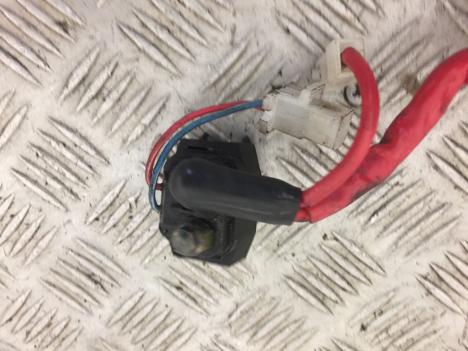 YAMAHA XJR1300 XJR 1300 SOLENOID  YEAR 1999 2002 (CARBED) STOCK 363