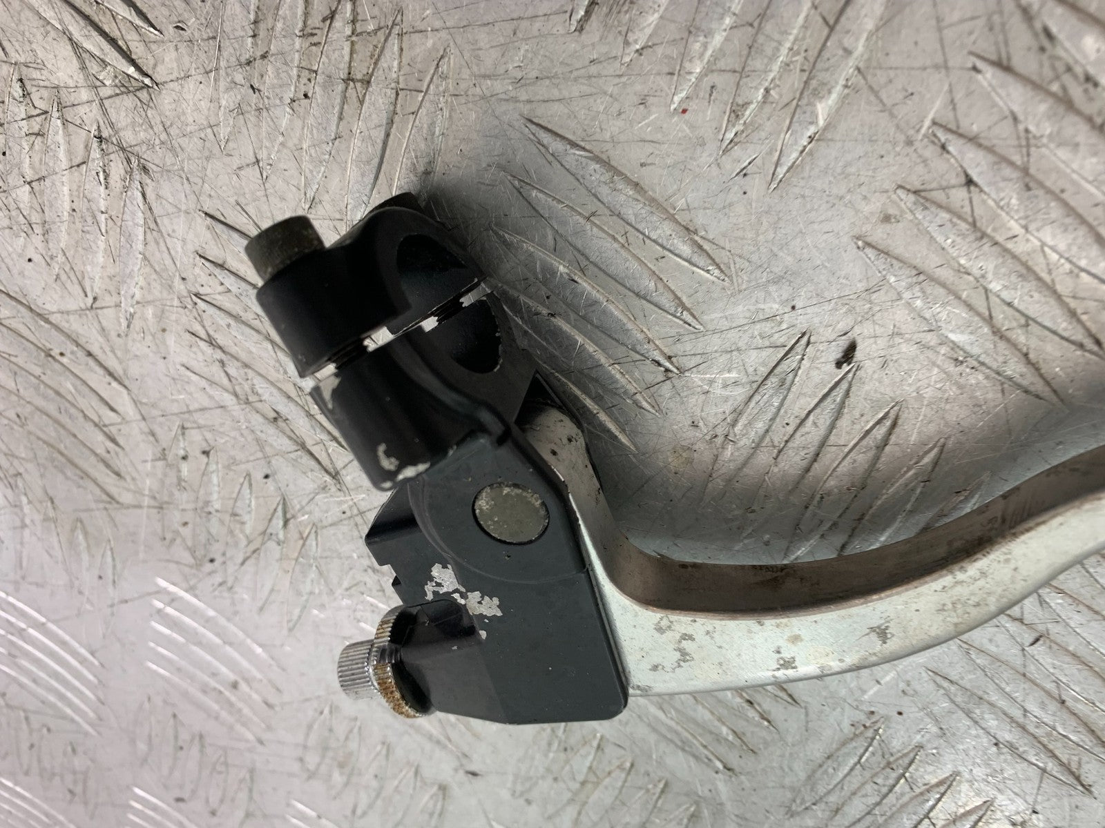 TRIUMPH 955I SPRINT RS CLUTCH LEVER AND BRACKET  YEAR 1999-03 (CMB1313)