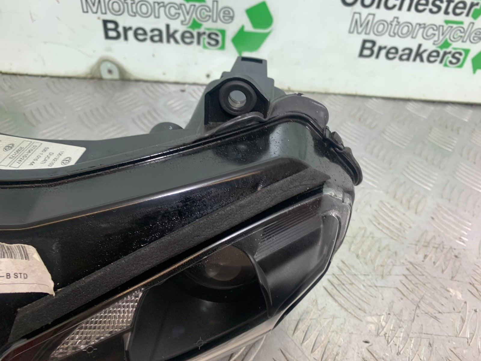 DUCATI 1198 S HEADLIGHT  YEAR 2009-2011 (CMB1219)